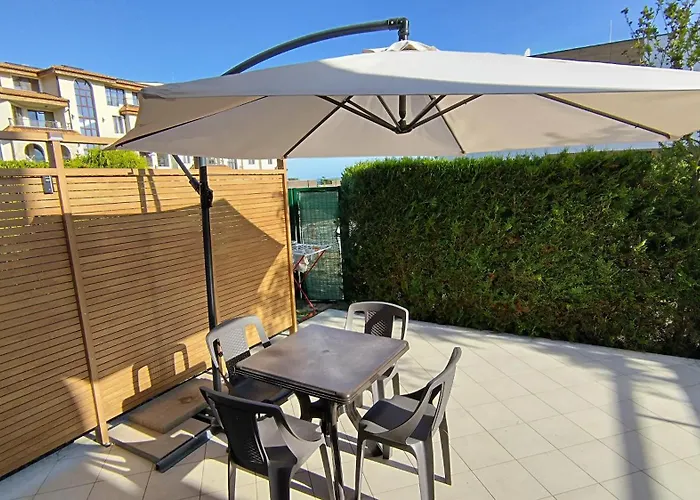 Апартамент Brisa Бургас